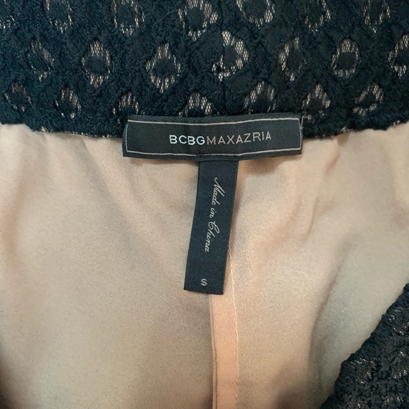 BCBGMaxAzria Black Lace Shorts with Pockets Size Small - Picture 11 of 12